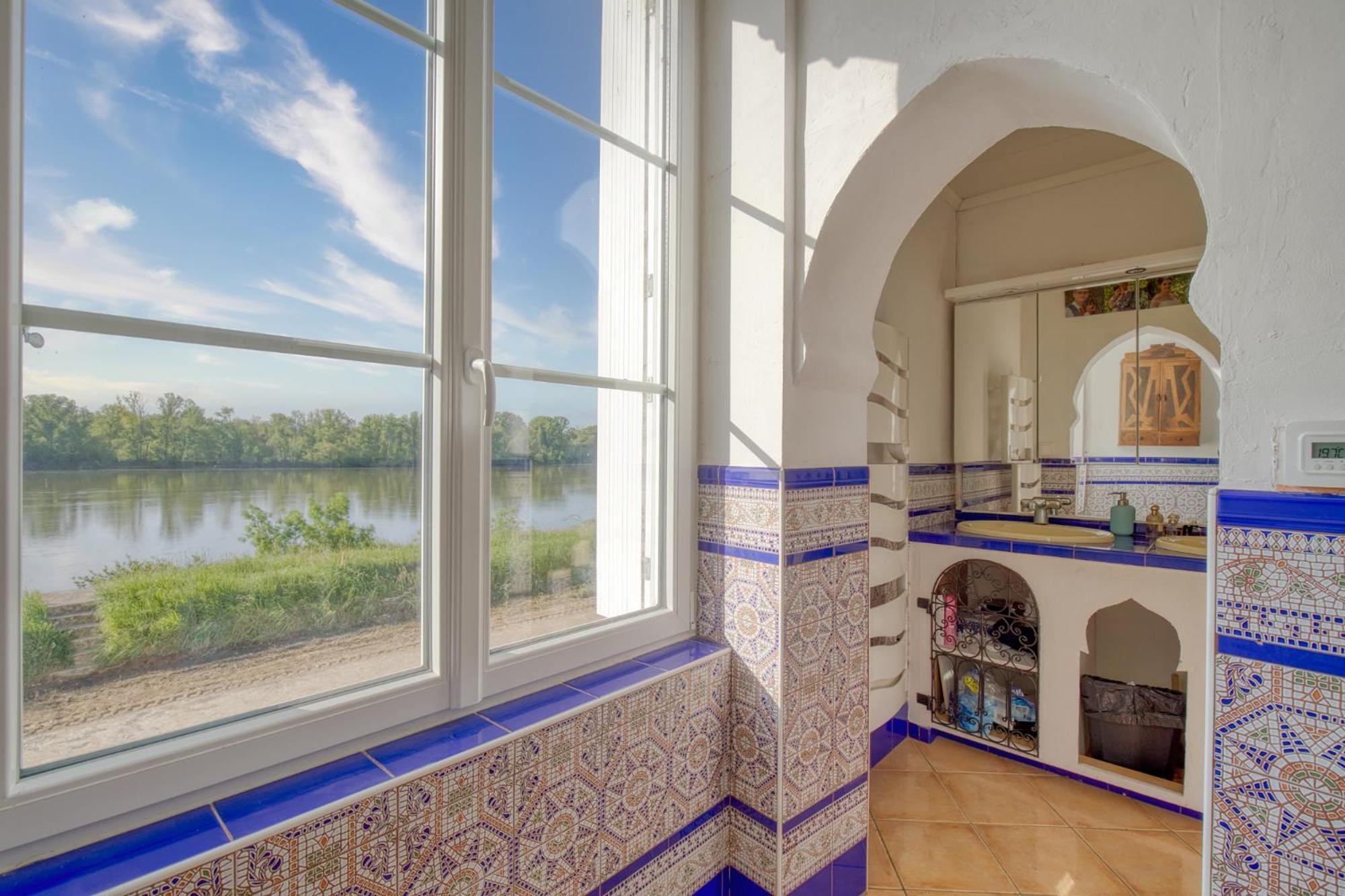 Jacuzzi Et Vue Sur Loire - Maison D'Hotes L'Odyssee La Chapelle-sur-Loire Exteriör bild